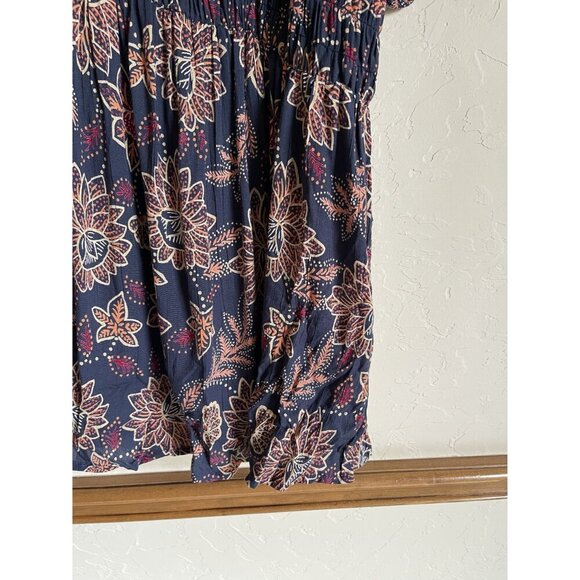 Angie 1X Gray V-Neck Smocked Peasant Top Ruffle Flutter Sleeve Blouse 100% Rayon - Picture 7 of 8